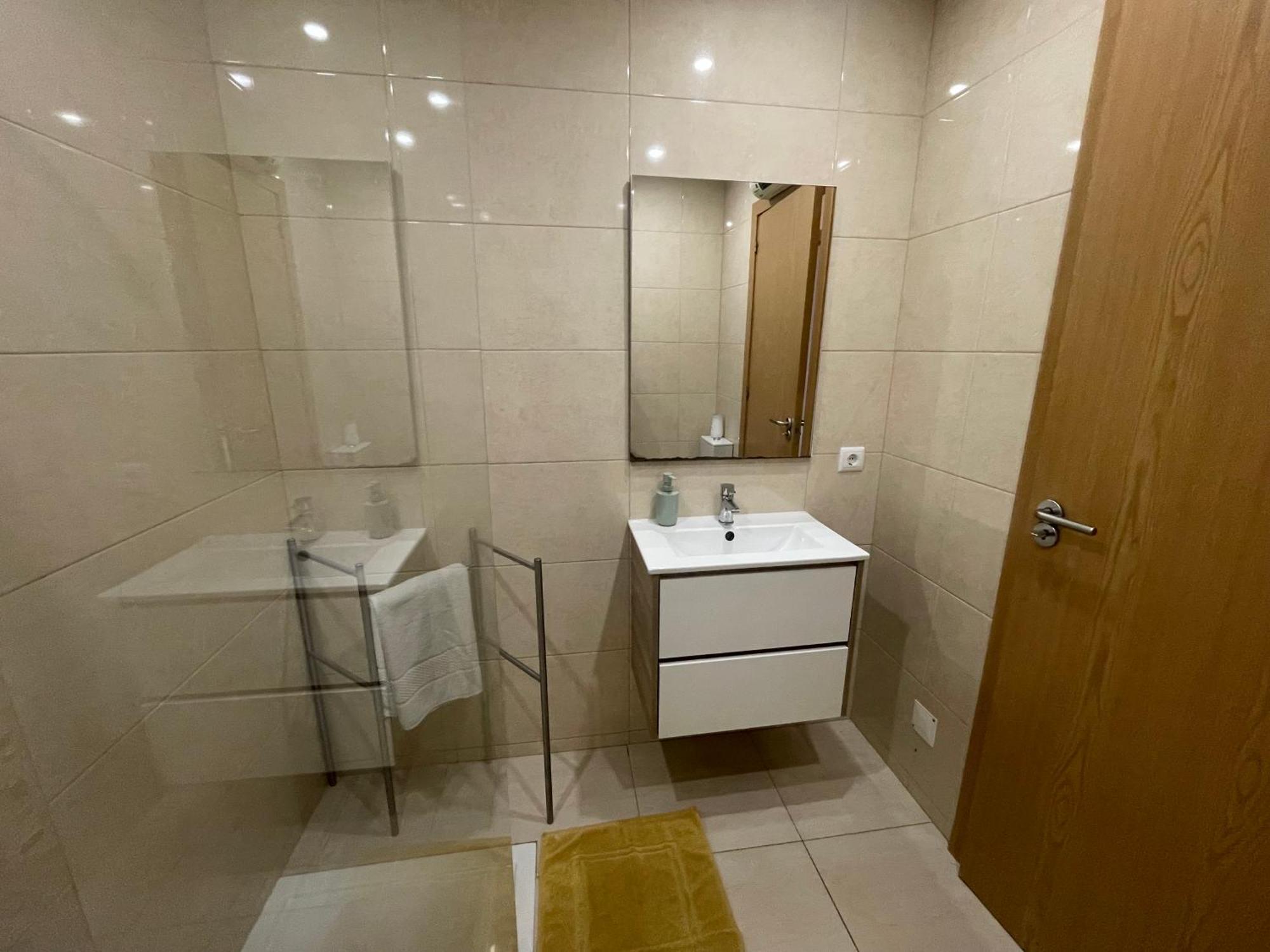 Pretty Flat With Terrace, Air Cond, Free Parking, By Porto With Love Lda Eksteriør bilde